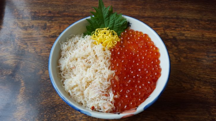いくら毛ガニ丼